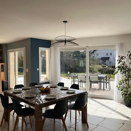 Maison Familiale Avec Piscine 펜션 *