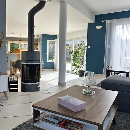 Maison Familiale Avec Piscine 펜션 엑스레뱅