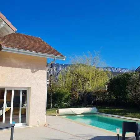펜션 Maison Familiale Avec Piscine